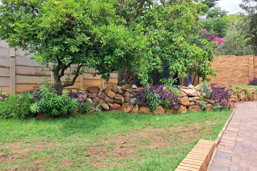 To Let 1 Bedroom Property for Rent in Fourways Gauteng