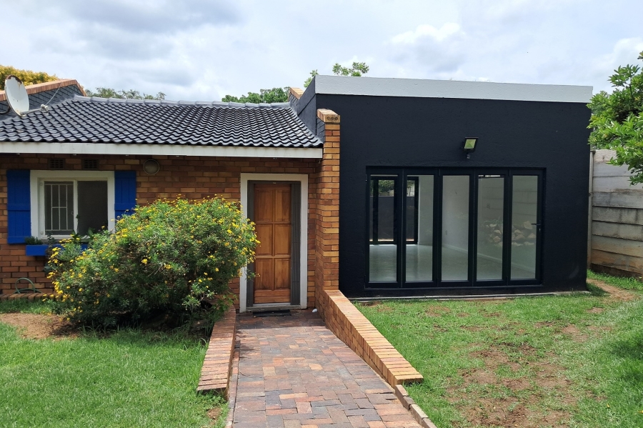 To Let 1 Bedroom Property for Rent in Fourways Gauteng