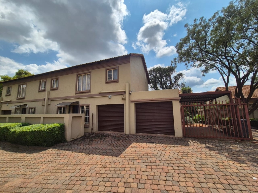 3 Bedroom Property for Sale in Annlin Gauteng