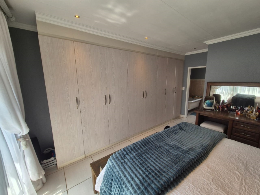3 Bedroom Property for Sale in Annlin Gauteng