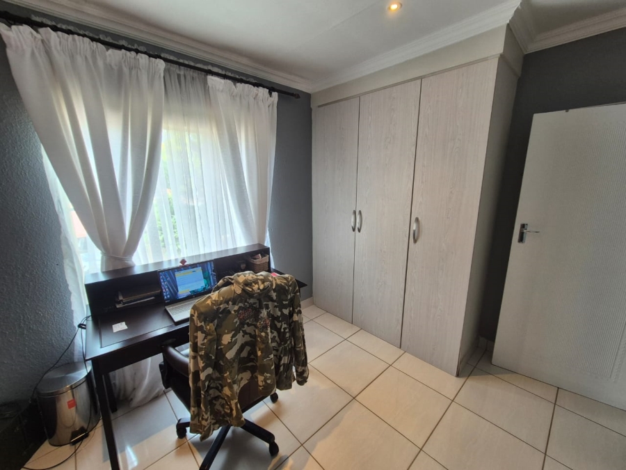 3 Bedroom Property for Sale in Annlin Gauteng