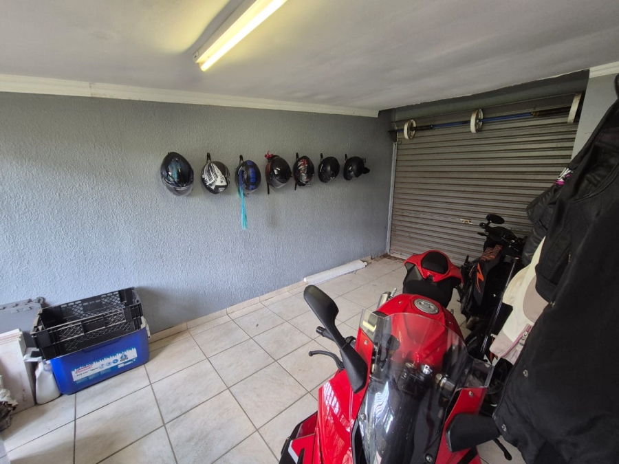3 Bedroom Property for Sale in Annlin Gauteng