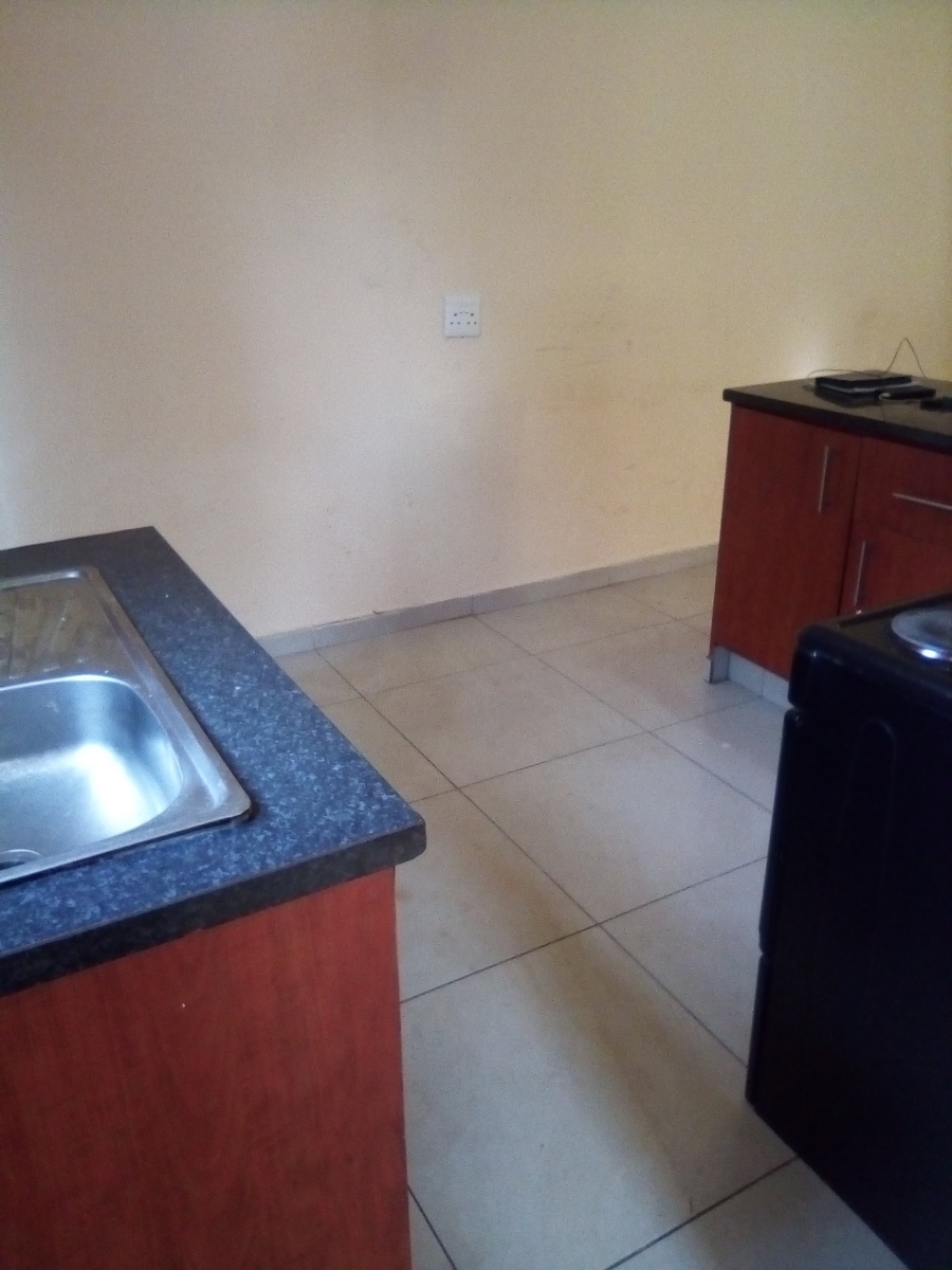 To Let 1 Bedroom Property for Rent in Birchleigh North Gauteng