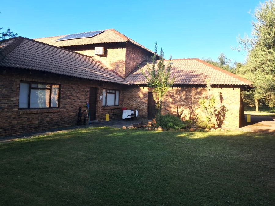 To Let 2 Bedroom Property for Rent in Leeuwfontein Gauteng