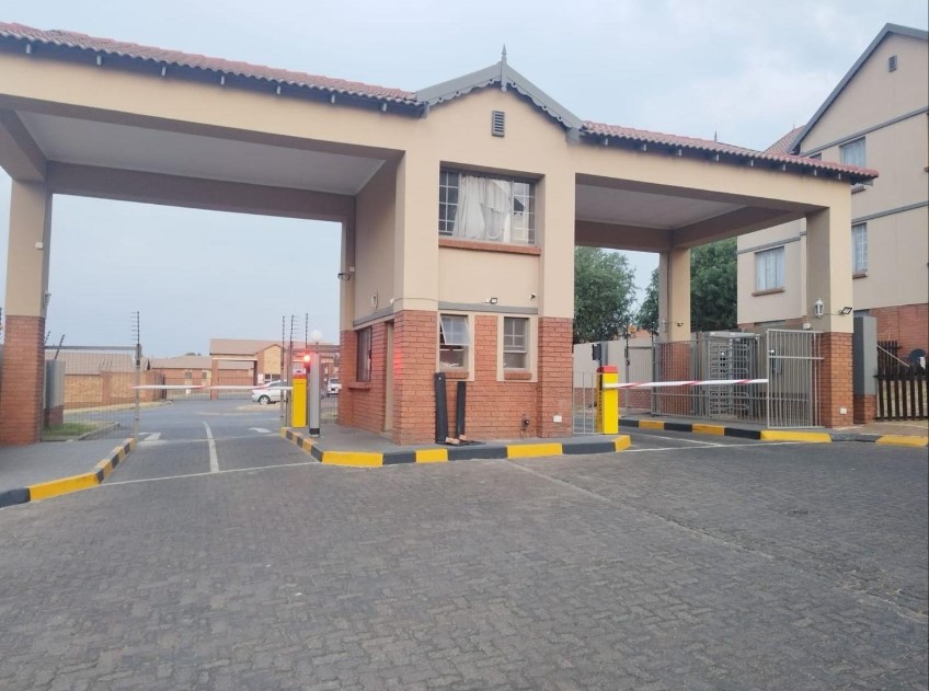 2 Bedroom Property for Sale in Terenure Gauteng