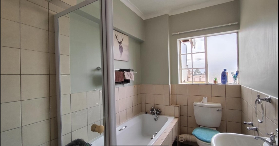 2 Bedroom Property for Sale in Terenure Gauteng
