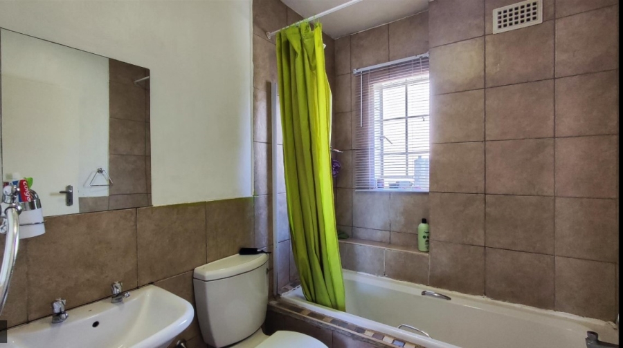 2 Bedroom Property for Sale in Terenure Gauteng