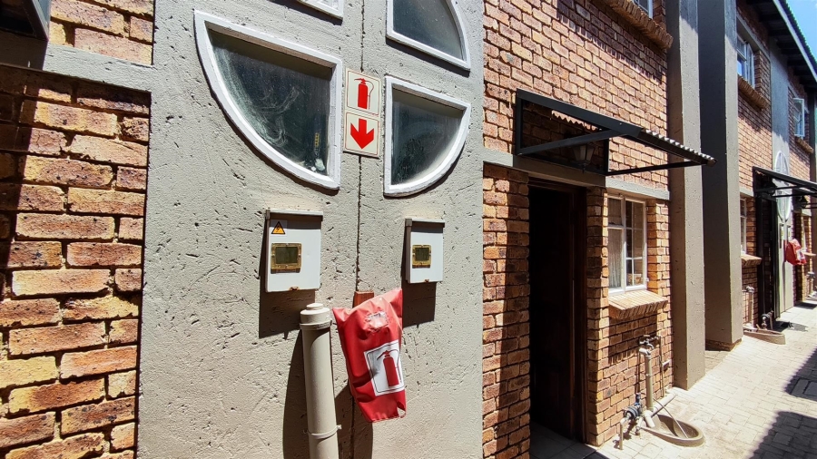 2 Bedroom Property for Sale in Birchleigh Gauteng
