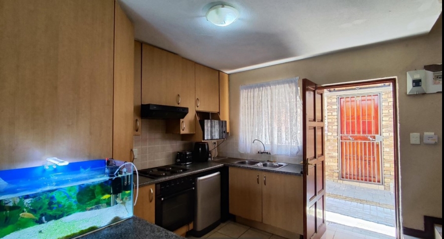 2 Bedroom Property for Sale in Birchleigh Gauteng
