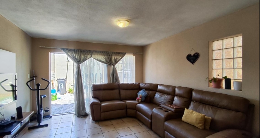 2 Bedroom Property for Sale in Birchleigh Gauteng