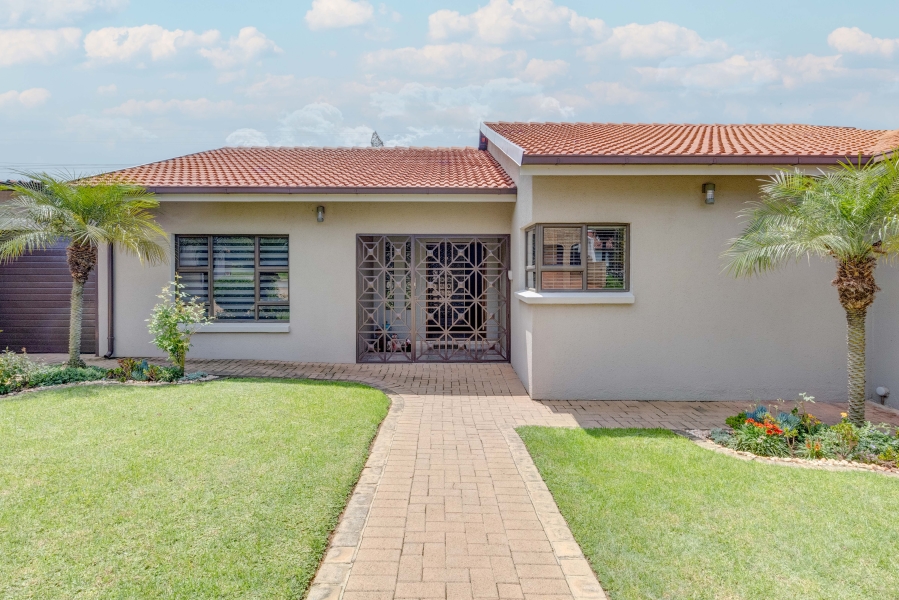4 Bedroom Property for Sale in Marlboro Gardens Gauteng