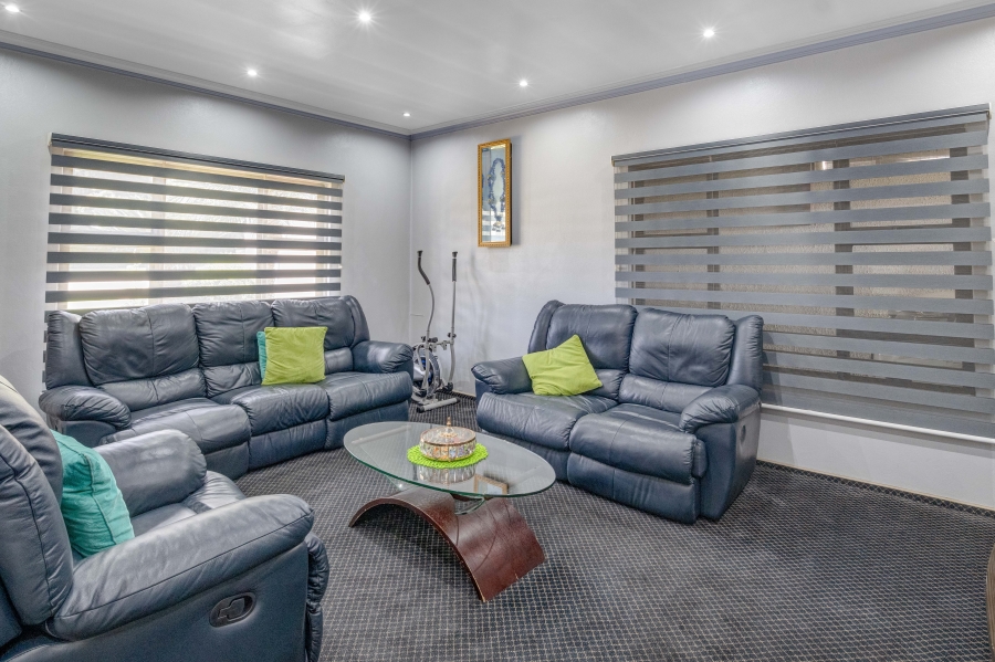 4 Bedroom Property for Sale in Marlboro Gardens Gauteng