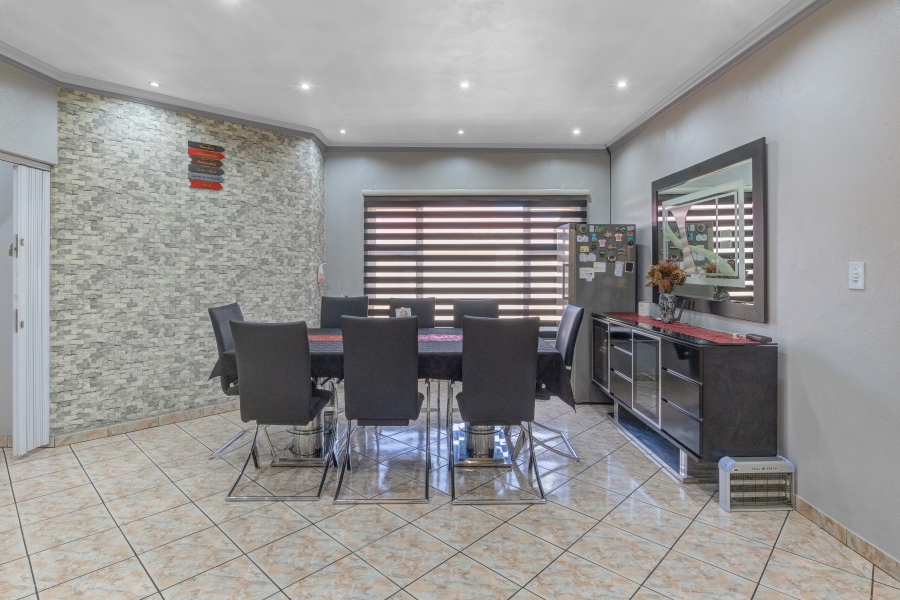 4 Bedroom Property for Sale in Marlboro Gardens Gauteng