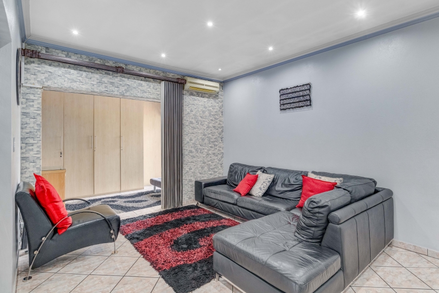 4 Bedroom Property for Sale in Marlboro Gardens Gauteng