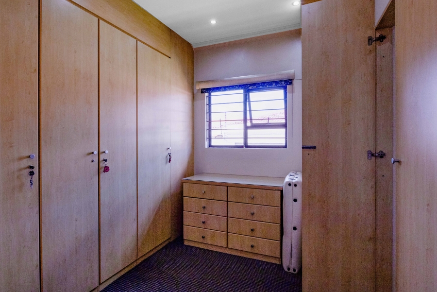 4 Bedroom Property for Sale in Marlboro Gardens Gauteng