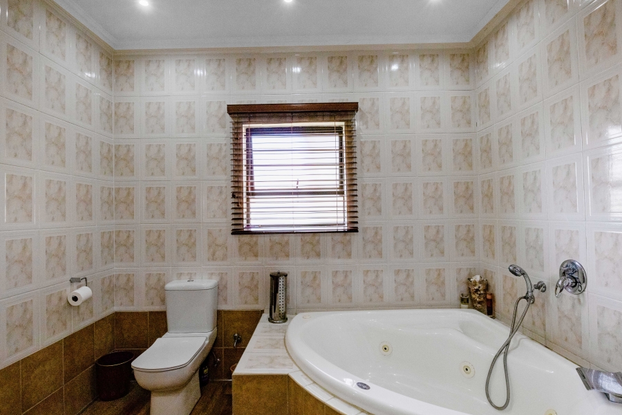 4 Bedroom Property for Sale in Marlboro Gardens Gauteng