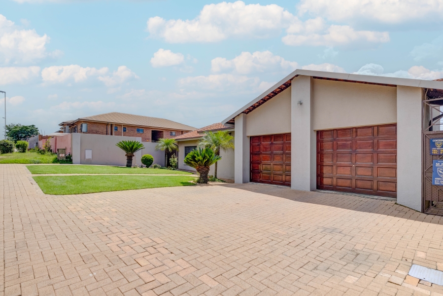4 Bedroom Property for Sale in Marlboro Gardens Gauteng
