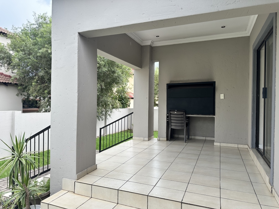 3 Bedroom Property for Sale in Thatchfield Estate Gauteng