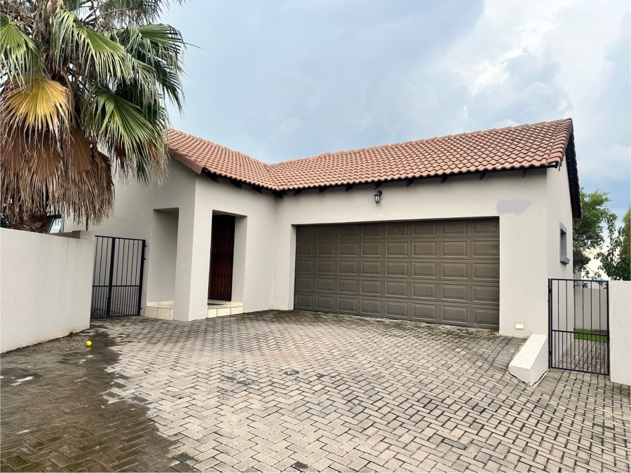 3 Bedroom Property for Sale in Thatchfield Estate Gauteng