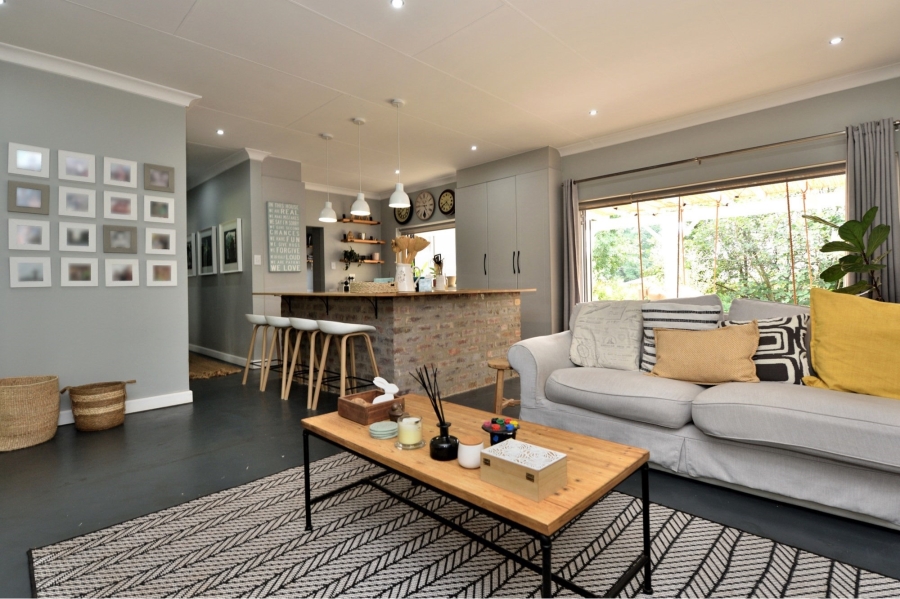 3 Bedroom Property for Sale in Lakeside Gauteng
