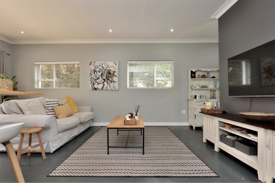 3 Bedroom Property for Sale in Lakeside Gauteng