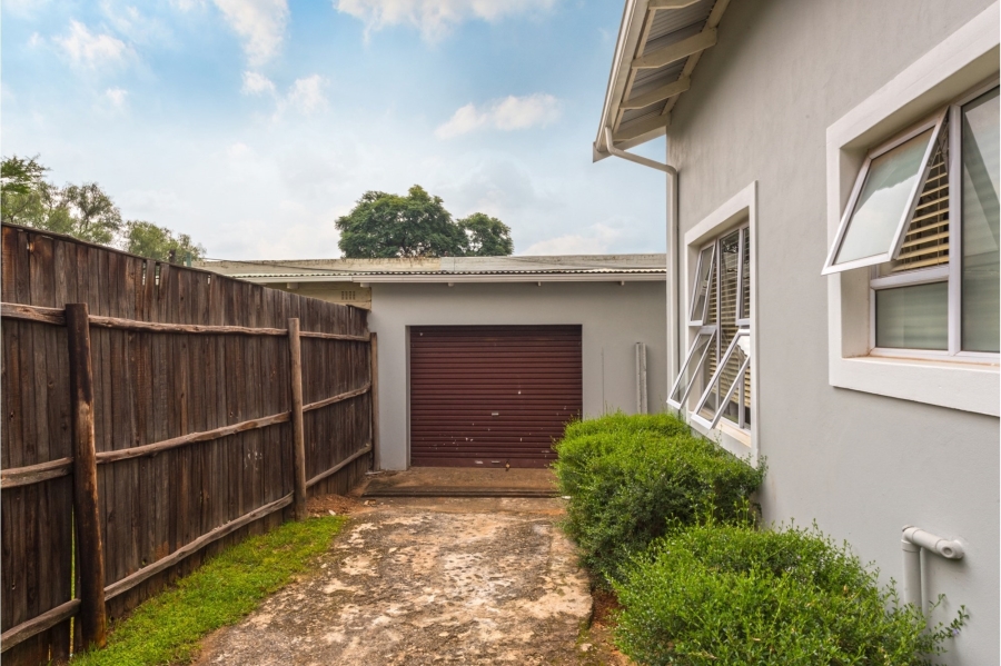 3 Bedroom Property for Sale in Lakeside Gauteng