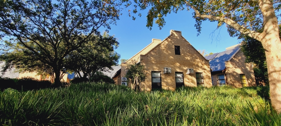 Commercial Property for Sale in Woodmead Gauteng