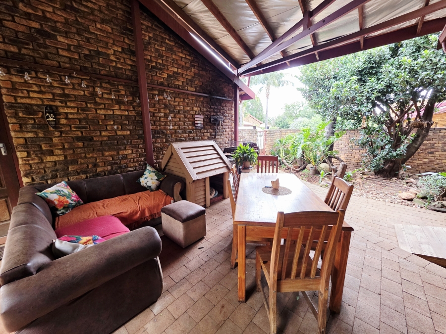 4 Bedroom Property for Sale in Moreleta Park Gauteng