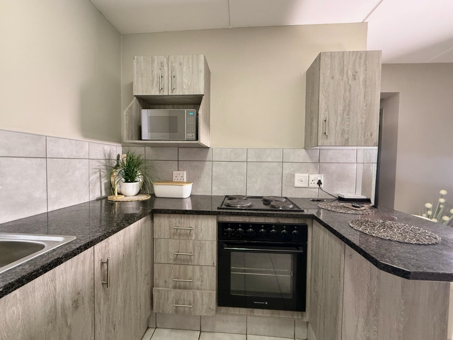 2 Bedroom Property for Sale in Heuweloord Gauteng