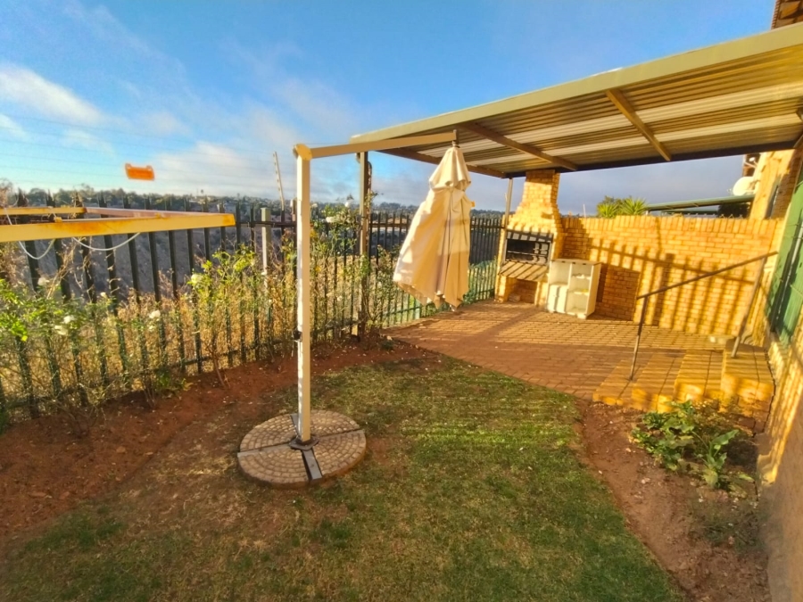 3 Bedroom Property for Sale in Rangeview Gauteng