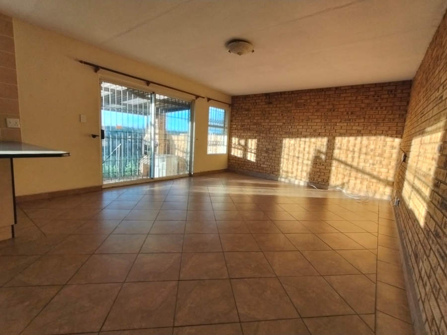 3 Bedroom Property for Sale in Rangeview Gauteng