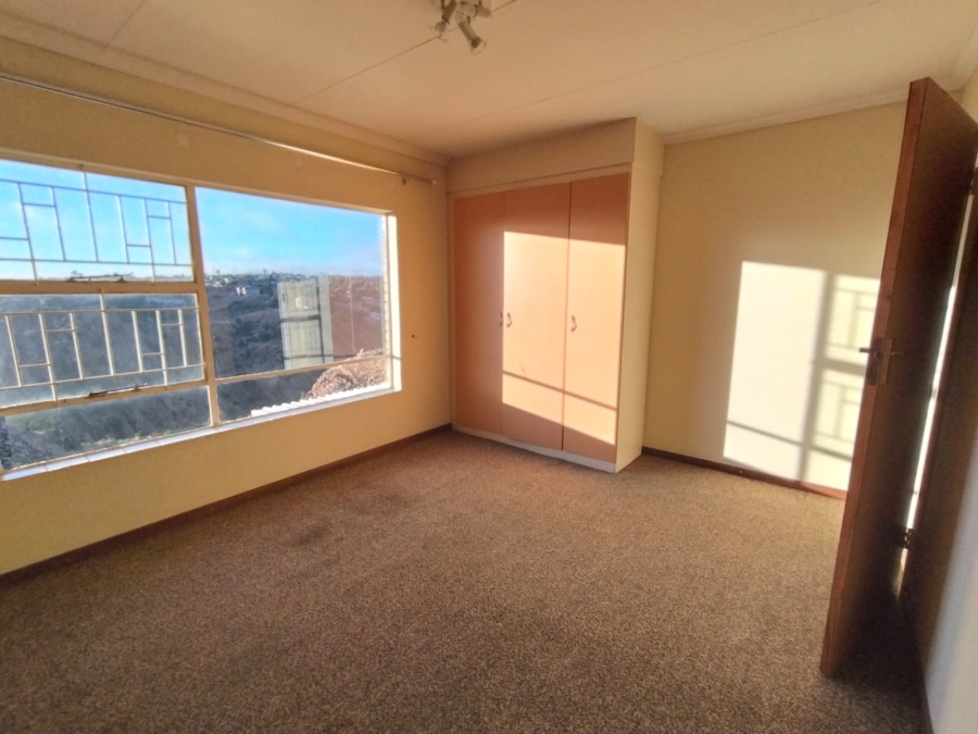3 Bedroom Property for Sale in Rangeview Gauteng