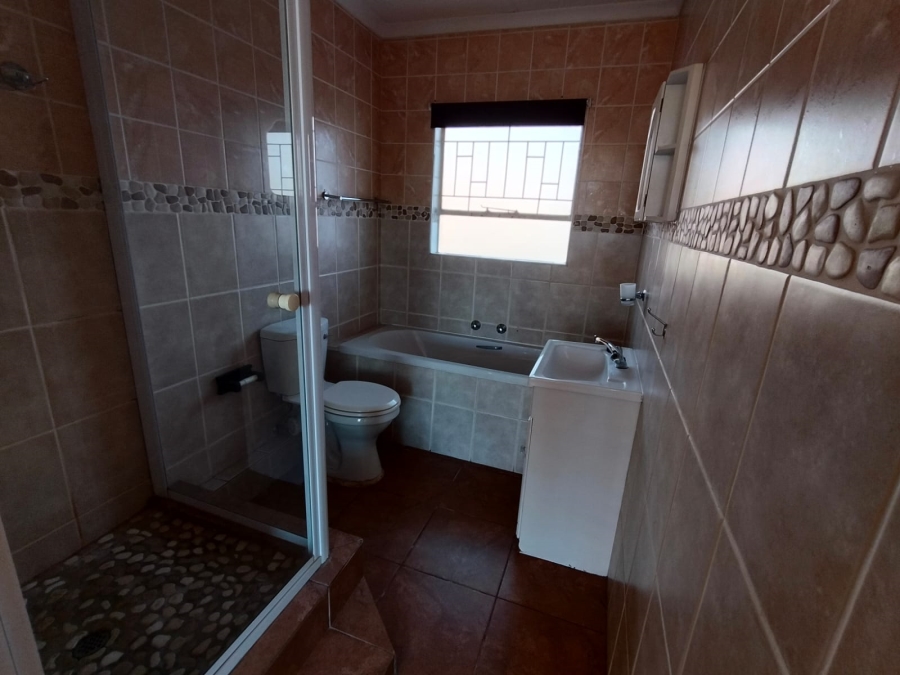 3 Bedroom Property for Sale in Rangeview Gauteng