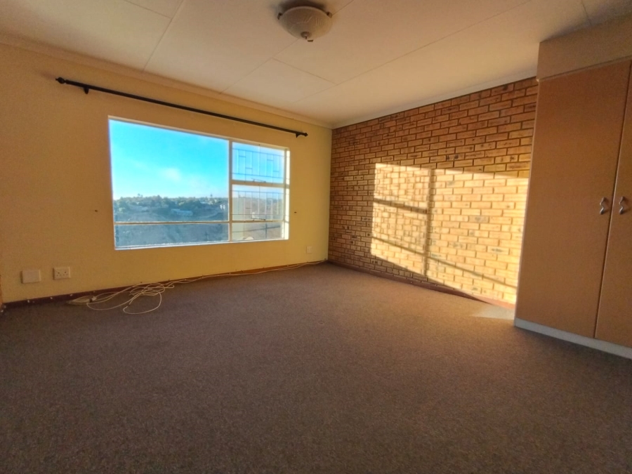 3 Bedroom Property for Sale in Rangeview Gauteng