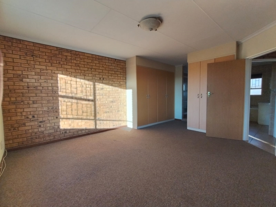 3 Bedroom Property for Sale in Rangeview Gauteng