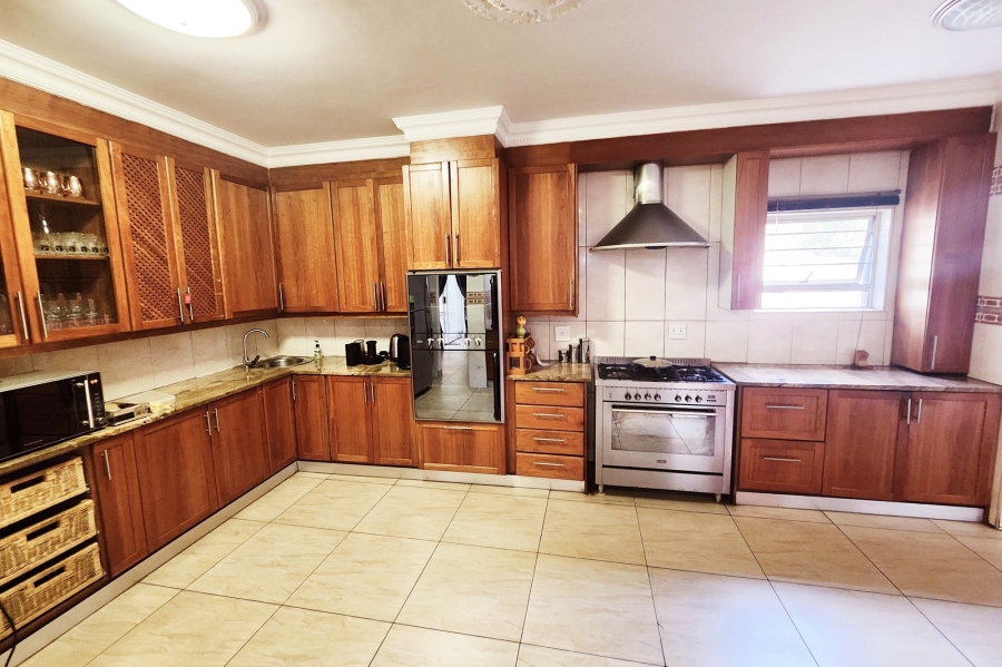 6 Bedroom Property for Sale in Eldo Village Estate Gauteng