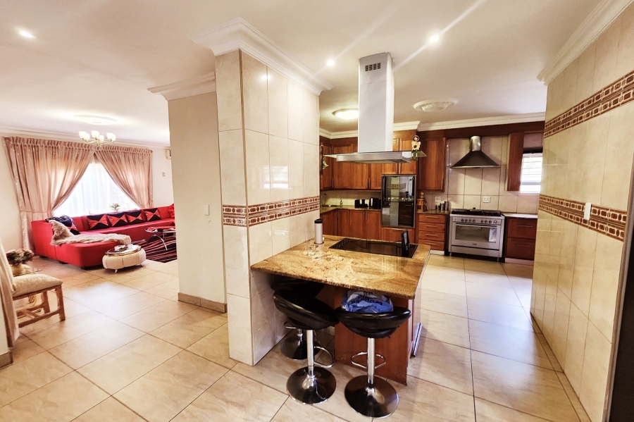 6 Bedroom Property for Sale in Eldo Village Estate Gauteng