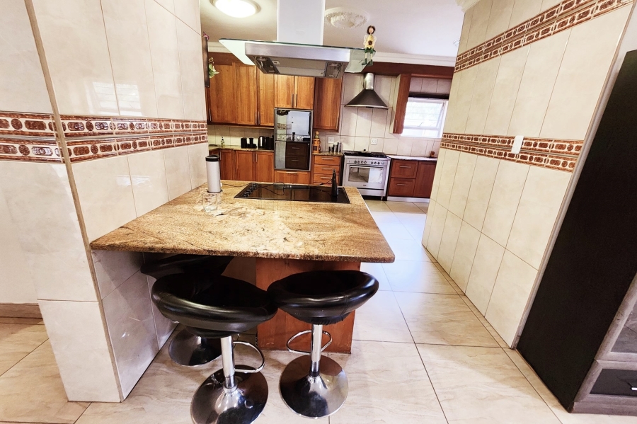 6 Bedroom Property for Sale in Eldo Village Estate Gauteng