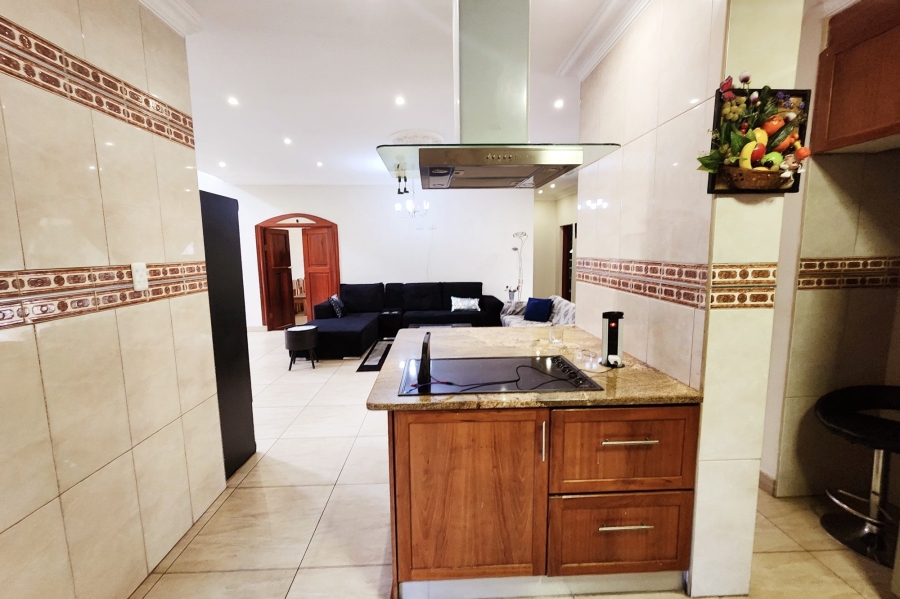 6 Bedroom Property for Sale in Eldo Village Estate Gauteng