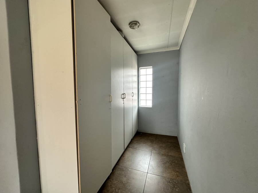 To Let 5 Bedroom Property for Rent in Wierda Park Gauteng