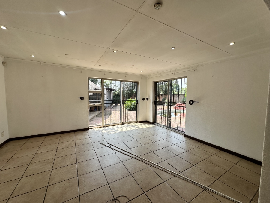 To Let 5 Bedroom Property for Rent in Wierda Park Gauteng