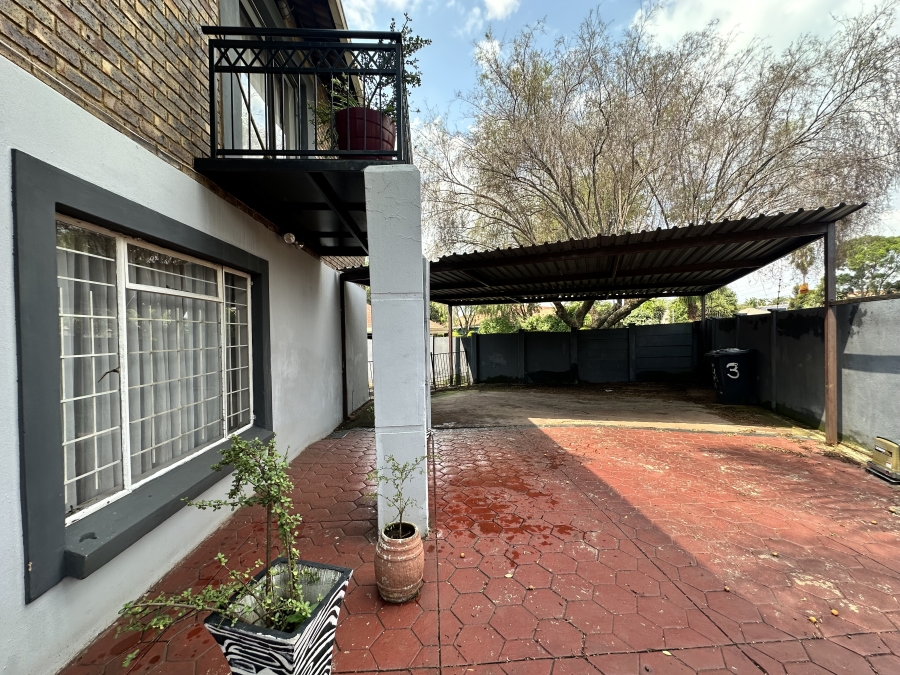 To Let 5 Bedroom Property for Rent in Wierda Park Gauteng