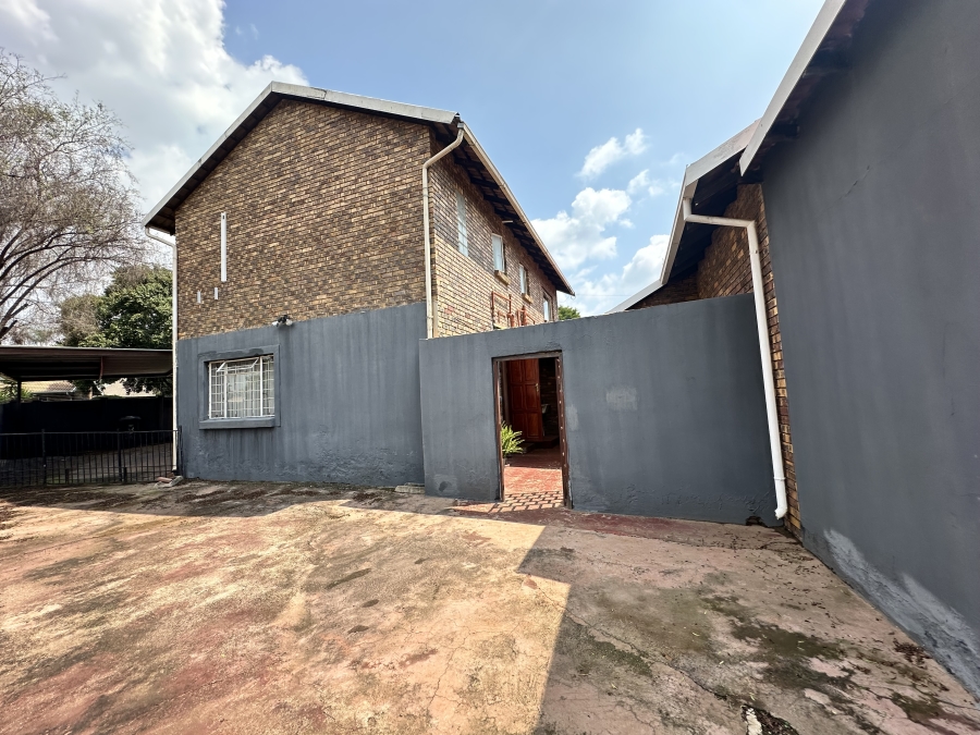 To Let 5 Bedroom Property for Rent in Wierda Park Gauteng