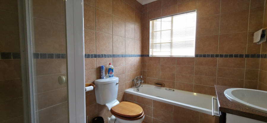 2 Bedroom Property for Sale in Equestria Gauteng