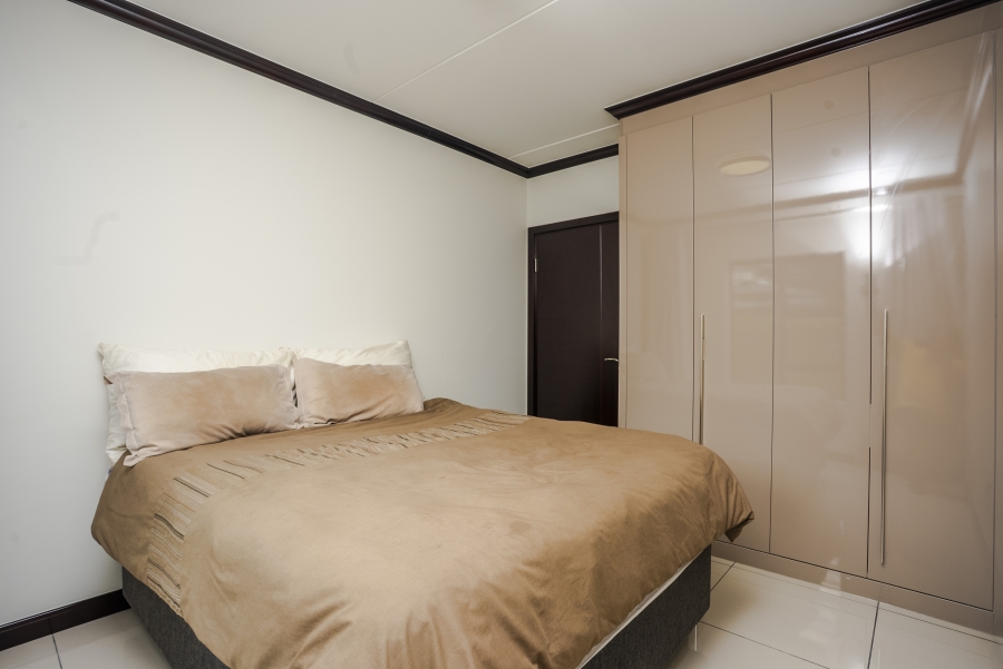 1 Bedroom Property for Sale in Blue Hills Gauteng