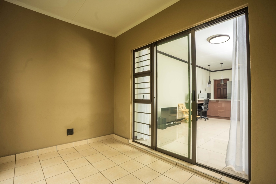 1 Bedroom Property for Sale in Blue Hills Gauteng