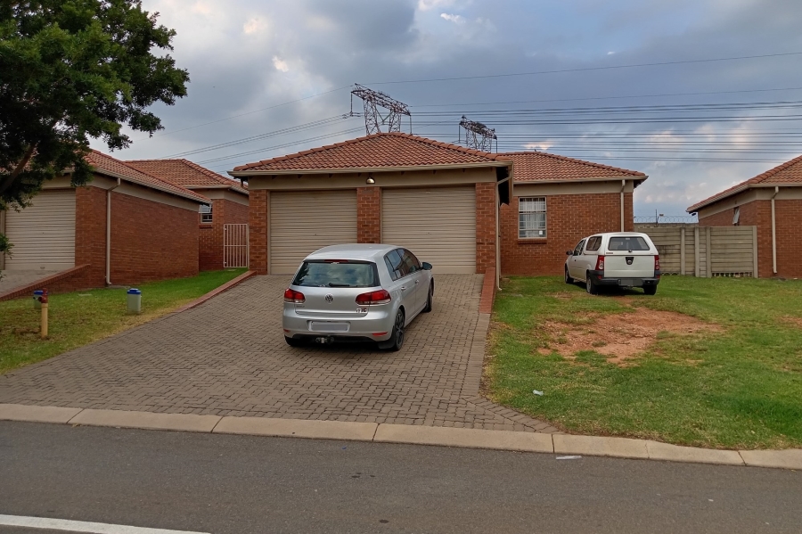 3 Bedroom Property for Sale in Thatch Hill Estate Gauteng