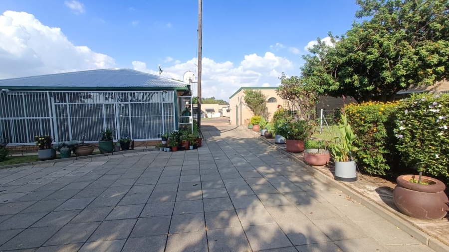 13 Bedroom Property for Sale in Wilbotsdal A H Gauteng