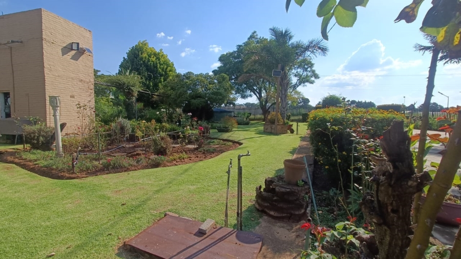 13 Bedroom Property for Sale in Wilbotsdal A H Gauteng