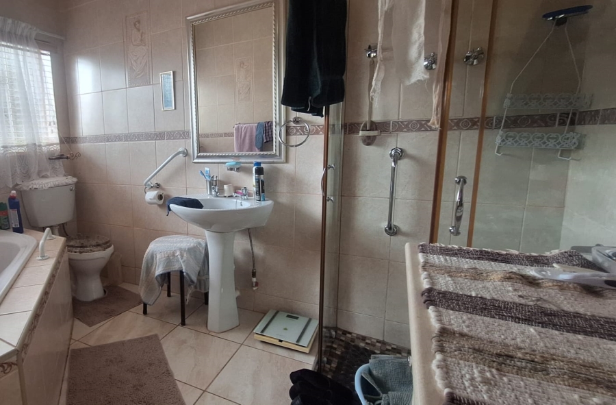 13 Bedroom Property for Sale in Wilbotsdal A H Gauteng